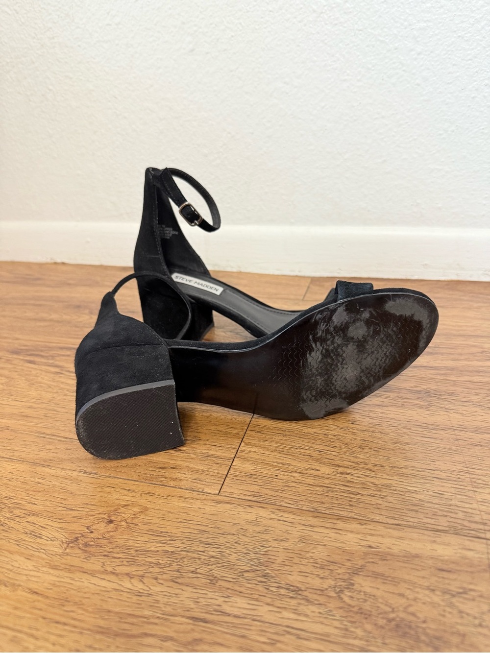 Steve Madden Irenee Black Suede Block Heel Sandals Size 7M Ankle Strap - Picture 4 of 6